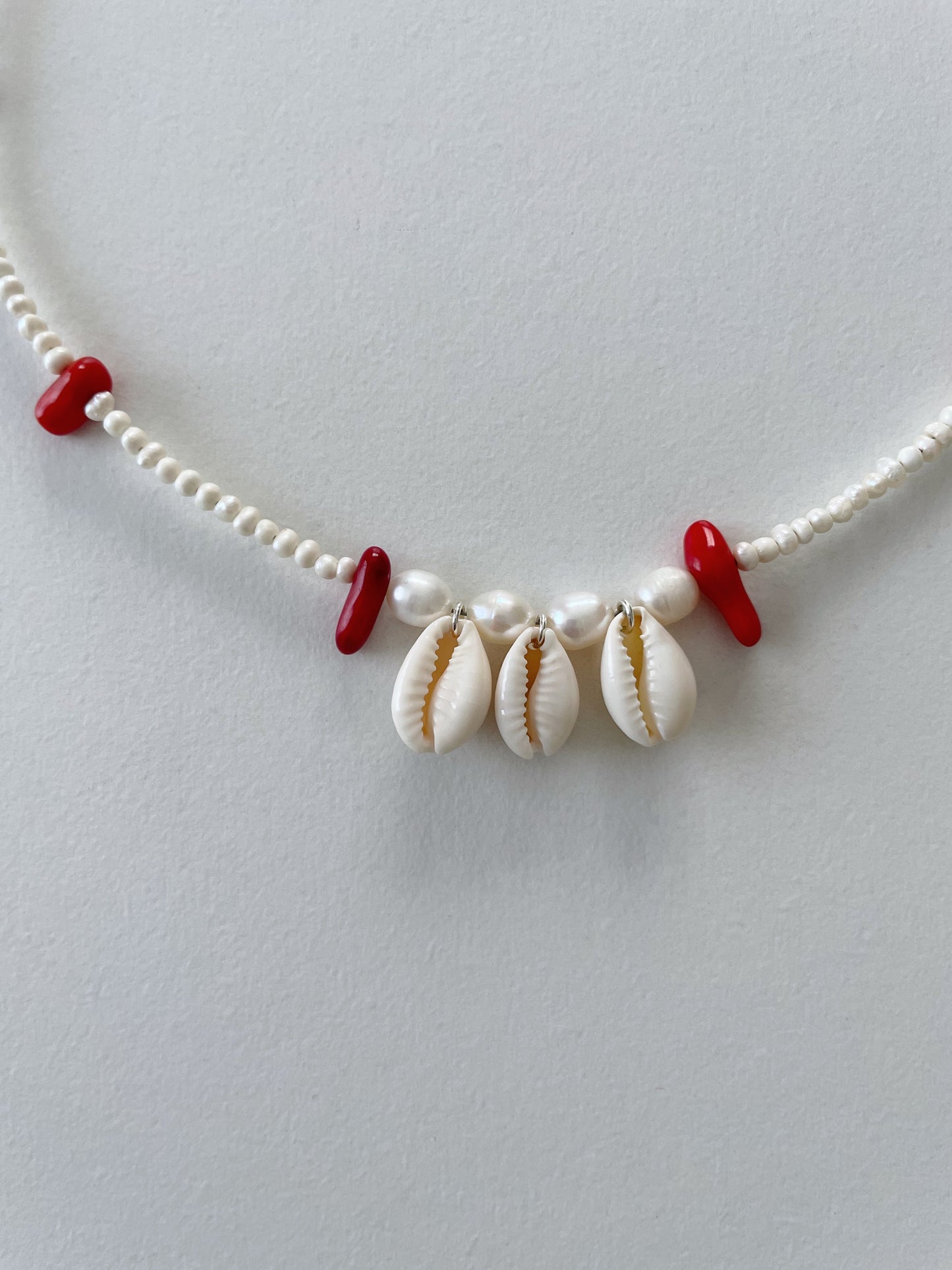 coral pearl choker