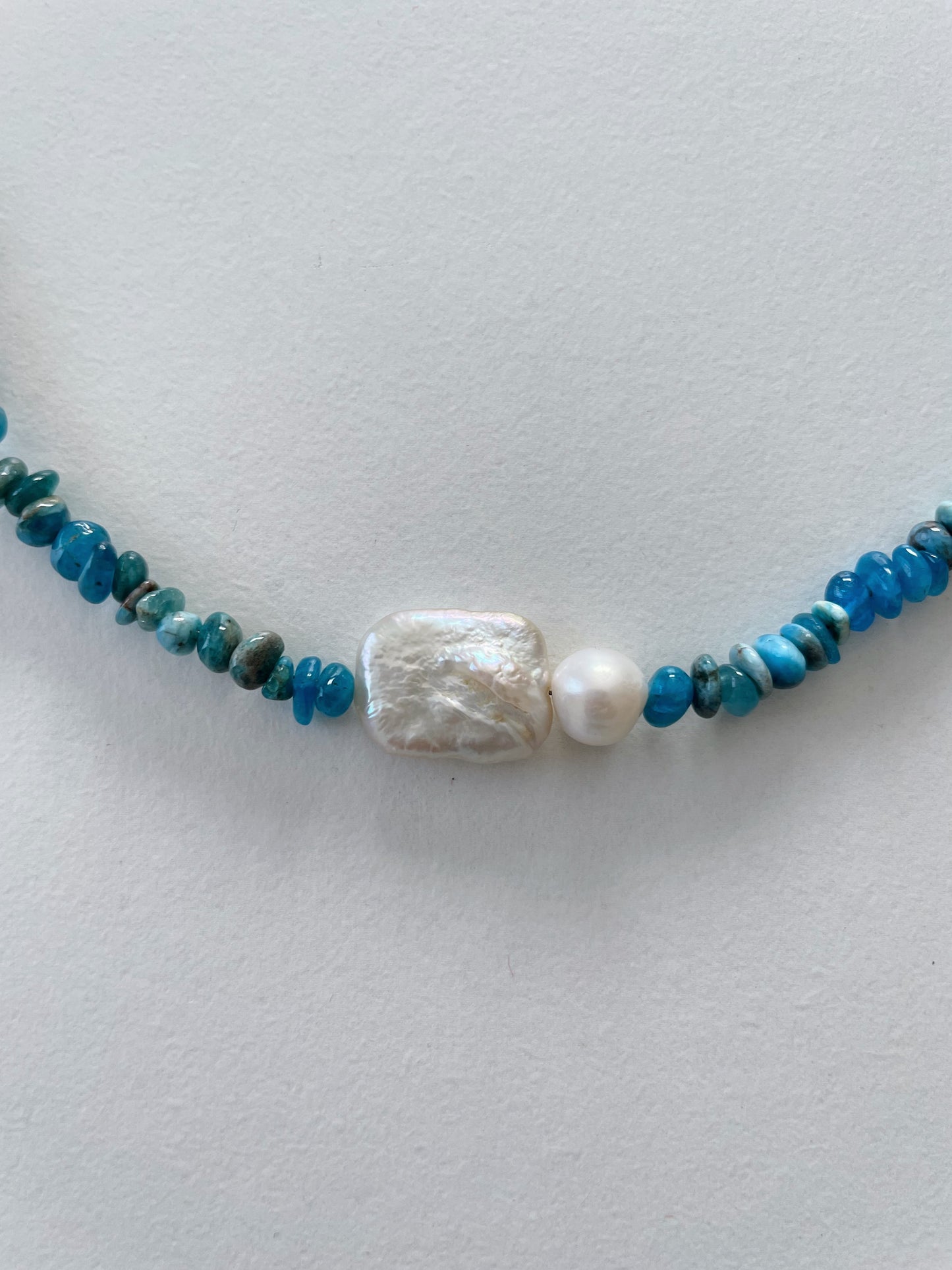 horizon blue choker